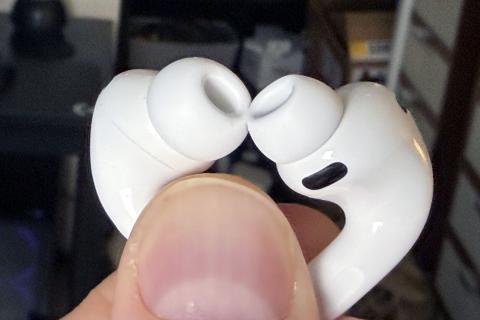 重要提醒：AirPods Pro 3 耳塞不适用于 AirPods Pro 2