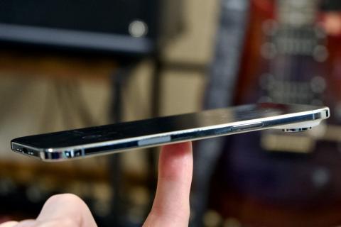 新报告披露iPhone Fold设计关键细节